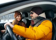 Voiture couple hiver