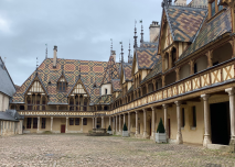 L'Hôtel-Dieu des Hospices Civils de Beaune © Autoroute INFO / Jade Bihan