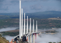 Viaduc de Millau-octobre 2004 -© Eiffage