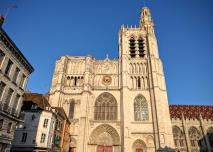 A Sens dans l'Yonne se trouve la première cathédrale gothique du monde