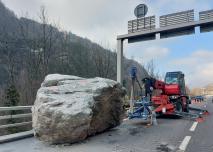 Forage bloc rocheux à miner sur encorbellement RN