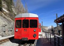 Le train du Montenvers permet de rejoindre la Mer de Glace depuis Chamonix