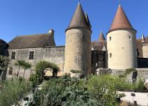 Vue depuis les jardins de Châteauneuf